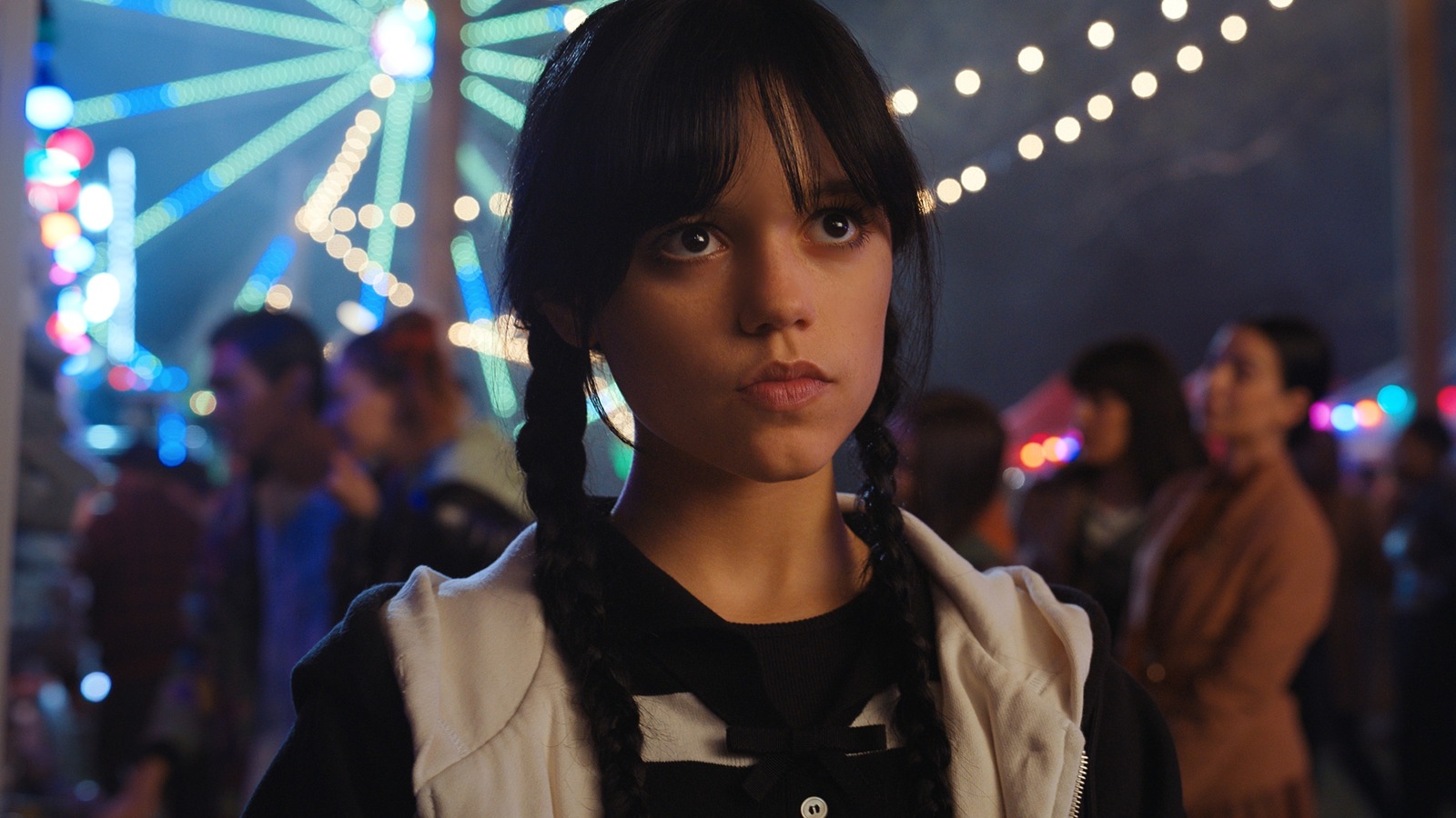 Jenna Ortega S Opening Scene In Stuck In The Middle Predicts Her Own Future As Wednesday Addams