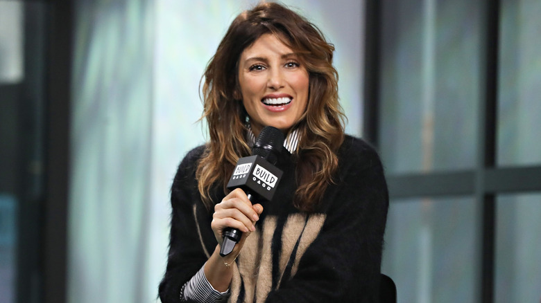 Jennifer Esposito speaking 