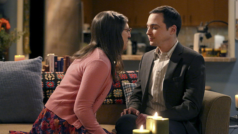 Jim Parsons and Mayim Bialik get ready to kiss