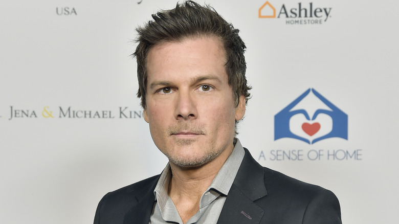 Len Wiseman posing at charity event