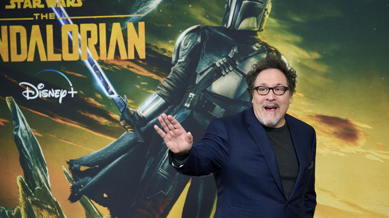 Jon Favreau posing at Mandalorian premiere