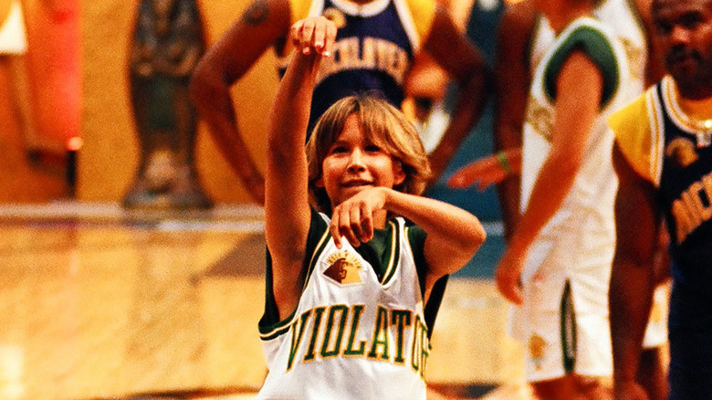 Jonathan Taylor Thomas shooting basketball