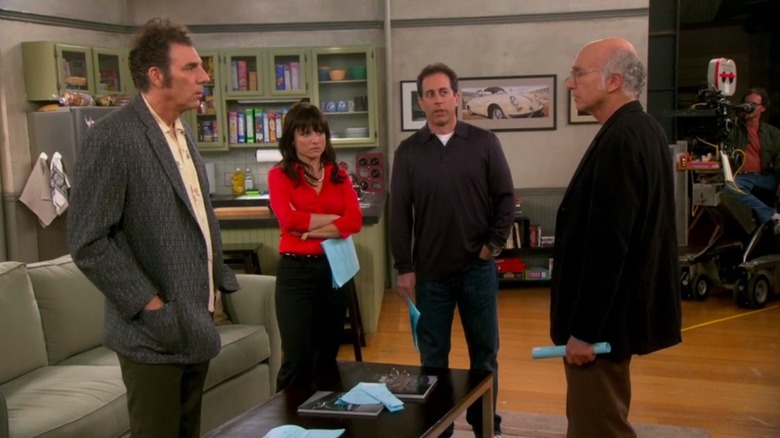 Julia stands on Seinfeld set with co-stars