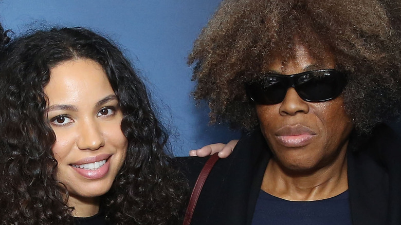 Jurnee poses with mother Janet