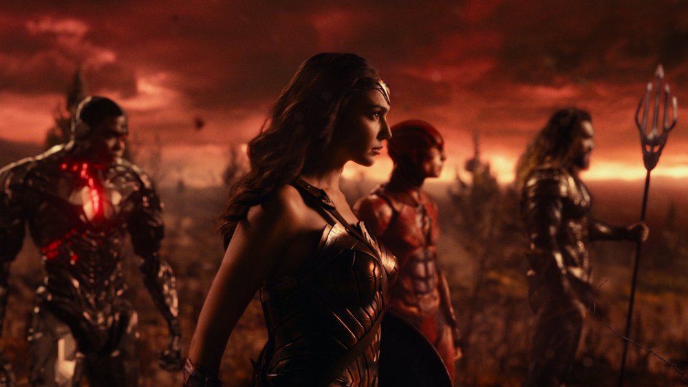 Cyborg, Wonder Woman, The Flash, and Aquaman during the climax of Justice League