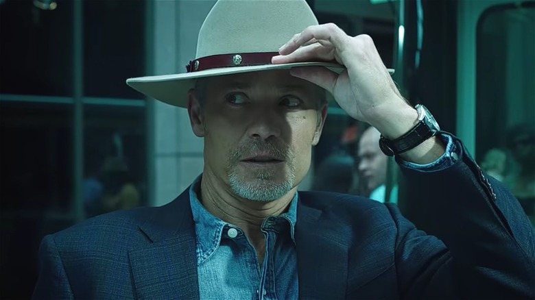 Timothy Olyphant in Justified wearing a hat