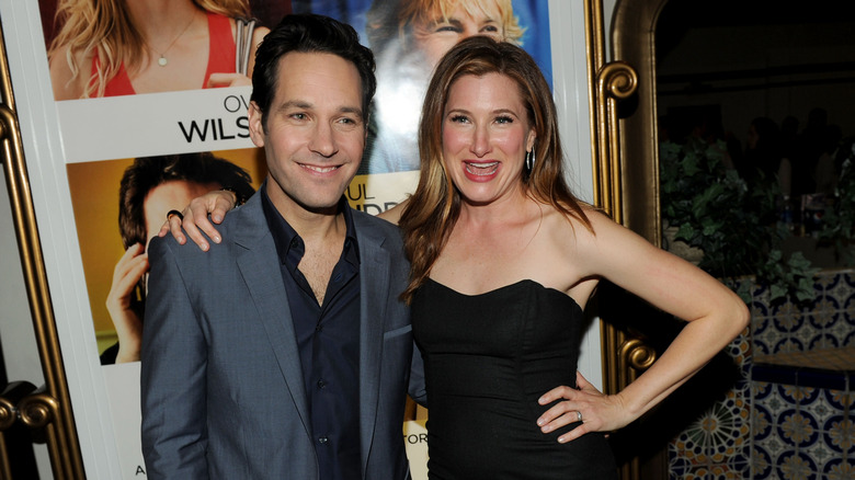 Paul Rudd and Kathryn Hahn arm in arm