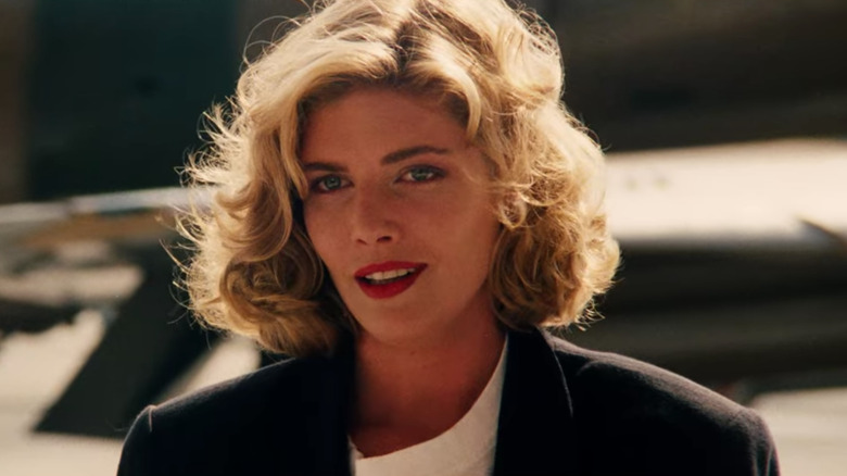 Kelly McGillis in red lipstick in Top Gun 1986