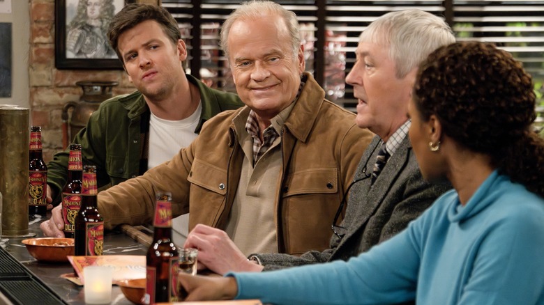 Frasier and friends at bar