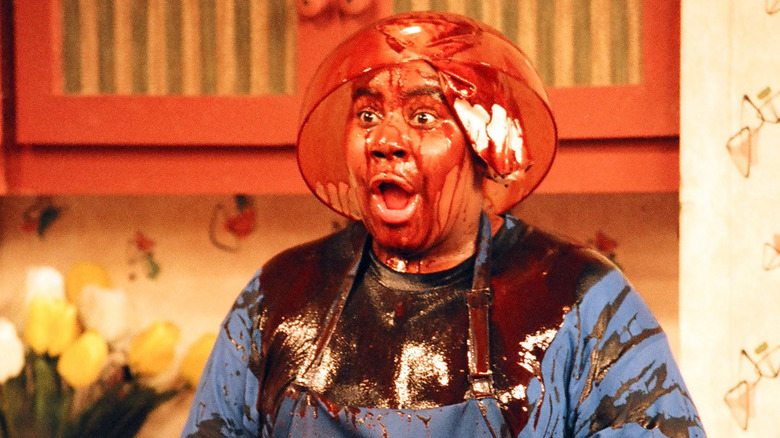 Kenan Thompson covered in food