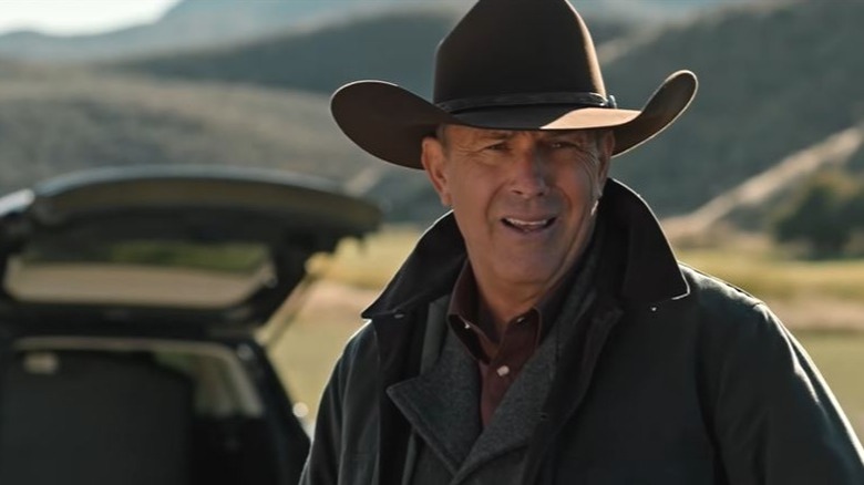 John Dutton wears brown cowboy hat