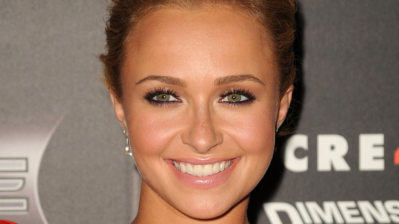 Hayden Panettiere smiling at event 