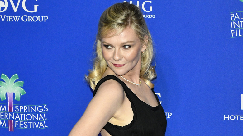 Kirsten Dunst posing