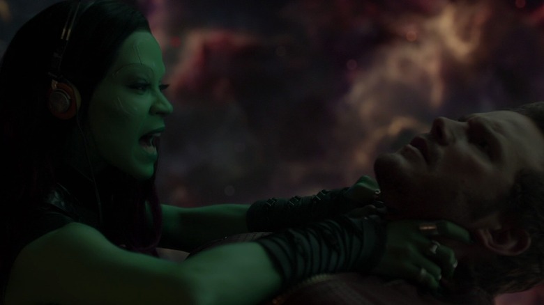 Zoe Saldana choking Chris Pratt