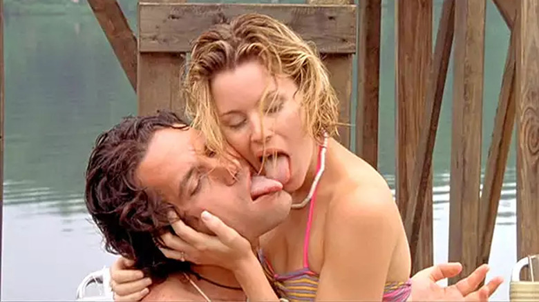 Paul Rudd kissing Elizabeth Banks with their tongues