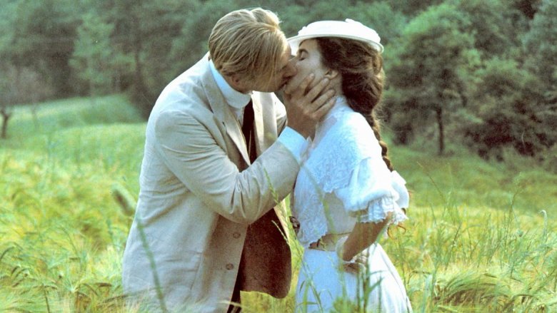 Julian Sands kissing Helena Bonham Carter in A Room With A View