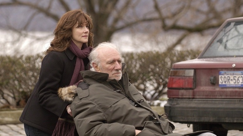 Laura Linney pushing Philip Bosco in a wheelchair