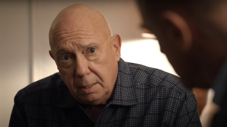 Donald Cragen advising 