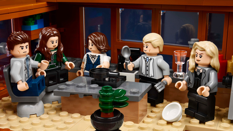 Cullen LEGO minifigures having dinner