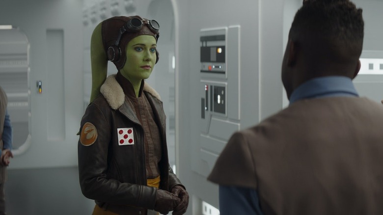 Hera talks to Republic officer