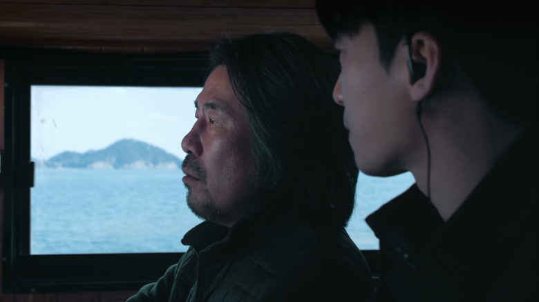 Hwang Jun-ho talks to Captain Park on "Squid Game" (2024)