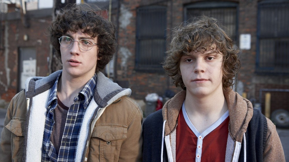 Aaron Taylor-Johnson and Evan Peters in Kick-Ass