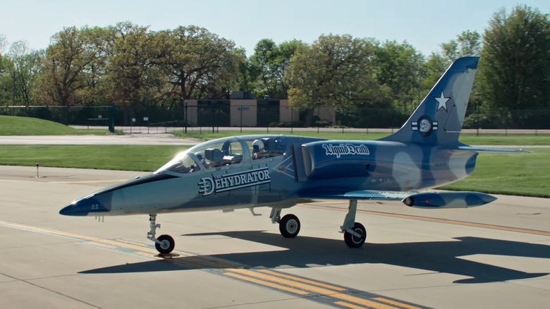 Grounded blue jet