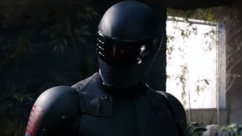 Snake Eyes standing