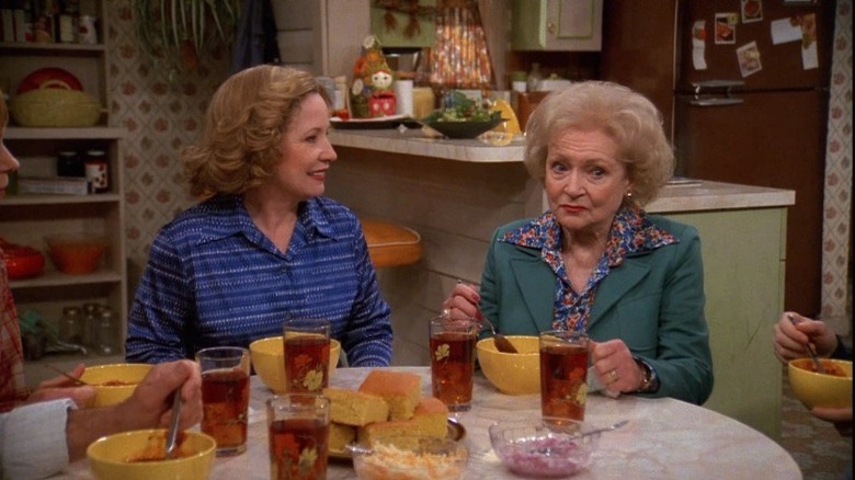 Kitty Forman and her mom Bea Sigurdson at breakfast