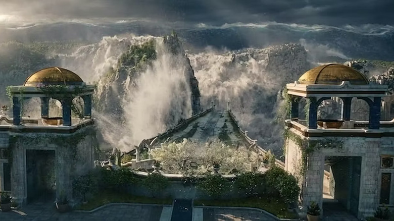 Númenor drowned by tidal wave