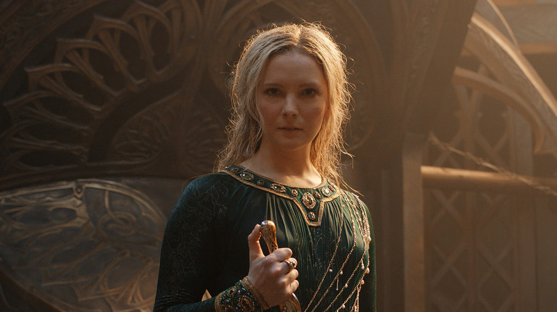 Galadriel holding her dagger