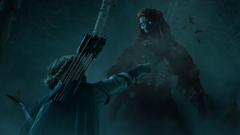 Galadriel stabs a Barrow-wight