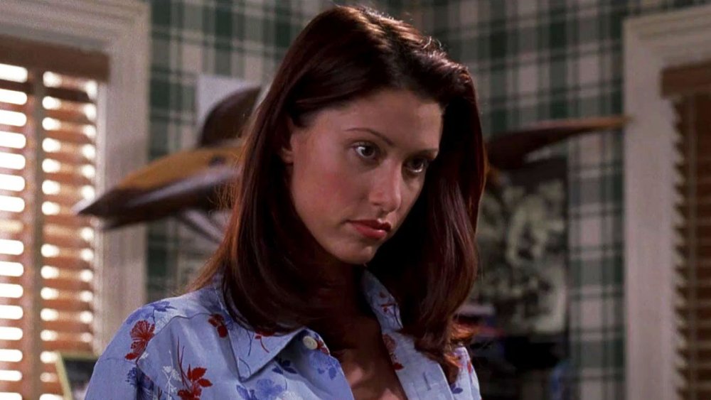 Shannon Elizabeth - fully clothed - as Nadia in American Pie