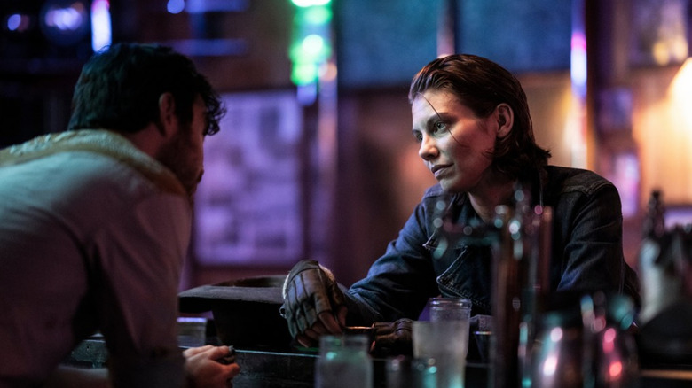 Maggie sits in a bar in Walking Dead: Dead City