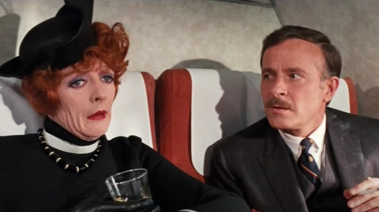 Maggie Smith and Alec McCowan in airplane