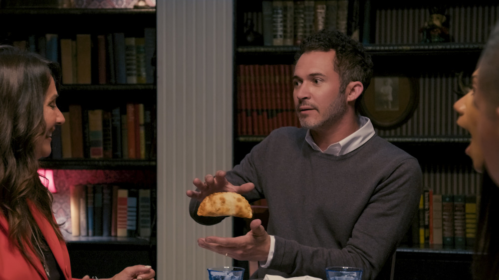 Justin Willman levitating empanada