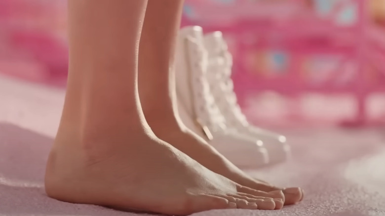 Barbie's un-arched feet