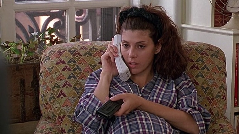 Marisa Tomei on the phone in The Paper