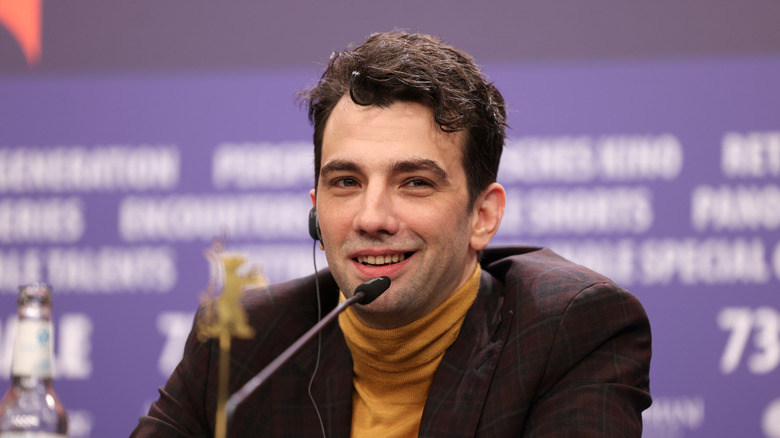 Jay Baruchel speaking at press conference