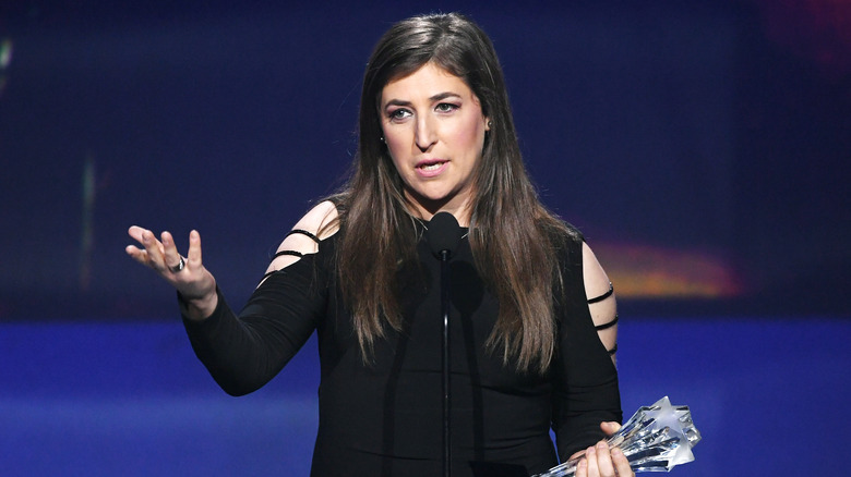 Mayim Bialik accepts award