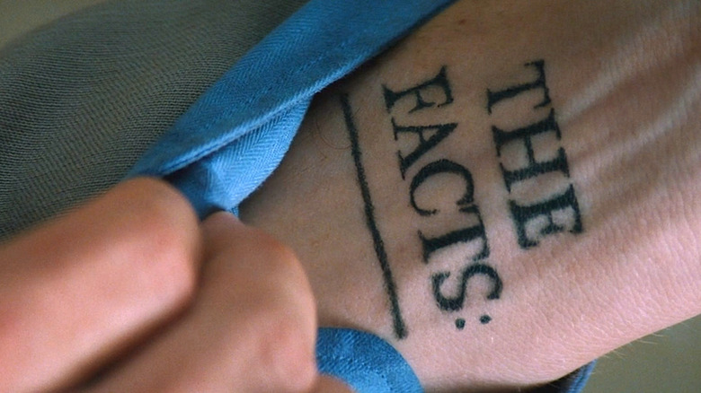 Leonard Shelby's wrist tattoo