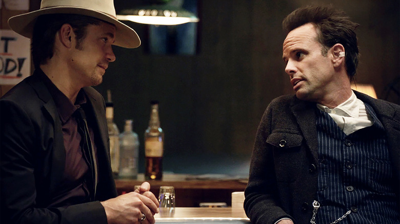 Raylan Givens talks to Boyd Crowder