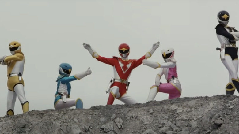 Super Sentai team posing on mountain