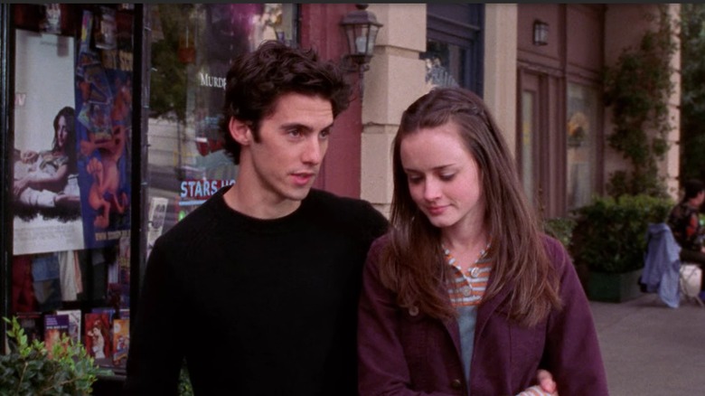 Jess Mariano and Rory Gilmore walking together