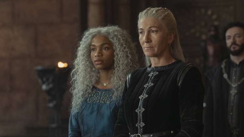 Rhaenys and Baela standing together