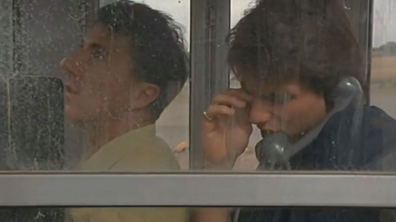 Cruise and Hoffman in phone booth