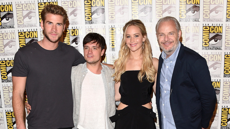 Francis Lawrence poses with Mockingjay actors 