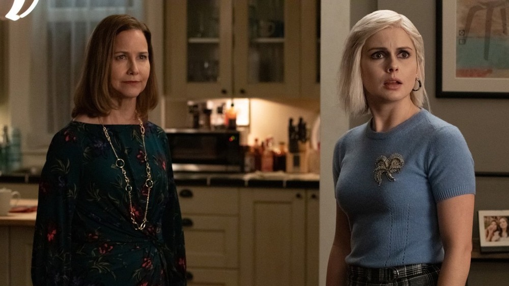 Liv and Eva look surprised in iZombie