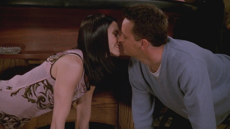 Monica and Chandler kiss in Vegas