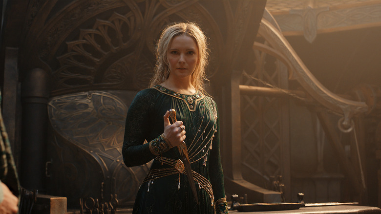 Galadriel holding her dagger